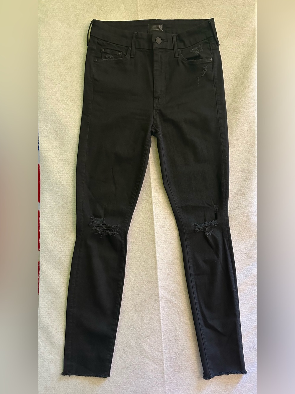 MOTHER The Looker Ankle Fray Skinny Jeans in Guilty as Sin - Size 26